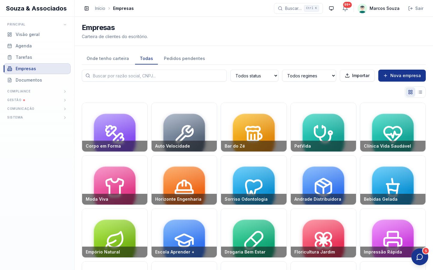 Tela de listagem da carteira de empresas do escritório, em grade de cartões com logo, nome e filtros por status e regime tributário.